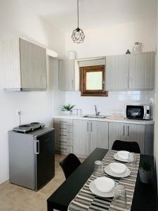 Φωτογραφία από το άλμπουμ του Sea view in Artemis σε Αρτέμιδα