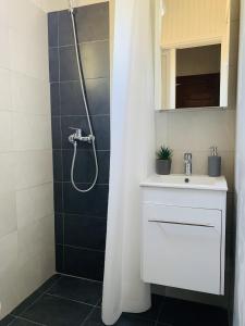 Φωτογραφία από το άλμπουμ του Sea view in Artemis σε Αρτέμιδα