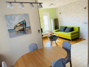 Galería fotográfica de Mentha Apartments Trogir en Trogir