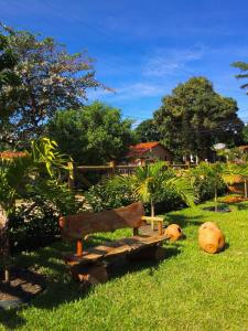 Jardín al aire libre en Pousada Das Roseiras