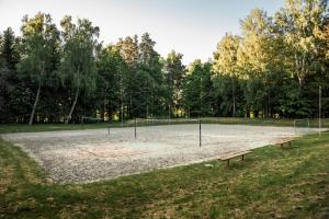 Tenis a/nebo squash v ubytování Camping & Camper place Pasvalys nebo okolí