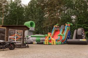 Herní místnost nebo prostor pro děti v ubytování Camping & Camper place Pasvalys