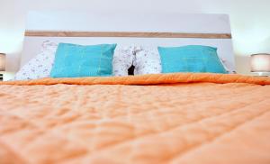 Posteľ alebo postele v izbe v ubytovaní Rooms Vilma close to Rab City
