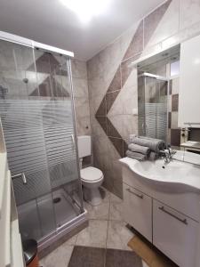Et badeværelse på Apartments VillaMare