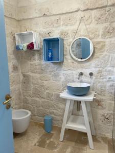 A bathroom at Trullo Nadia Ostuni