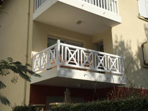 Balkón nebo terasa v ubytování Appartement T2 ocean location avec terrasse et parking privé 200mde la plage