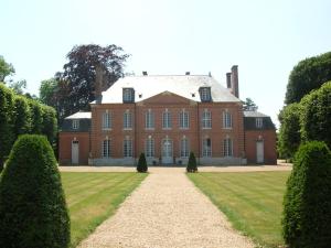 Gallery image of Chateau d' Emalleville in Émalleville