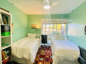 Gallery image of Costa Mesa Homestay - Private Rooms with 2 Shared Baths and Hosts Onsite in Costa Mesa