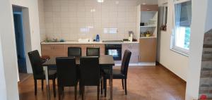 Kuchyň nebo kuchyňský kout v ubytování Apartman Jurak