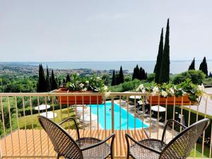 The swimming pool at or close to Hotel Valbella