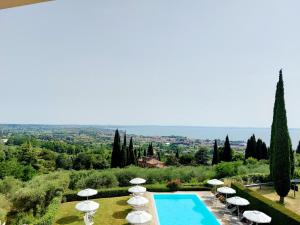 The swimming pool at or close to Hotel Valbella