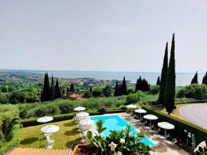 The swimming pool at or close to Hotel Valbella
