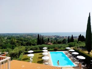 The swimming pool at or close to Hotel Valbella