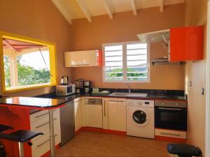 Köök või kööginurk majutusasutuses Creole Nest