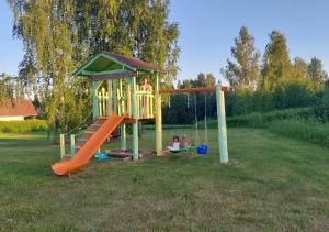 Дитяча ігрова зона в Mesikamäe puhkemaja