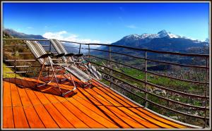 Foto da galeria de CHALET con VISTA MONTAGNE em Aosta