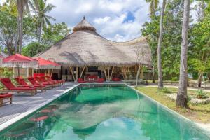 Bazén v ubytování Amahelia Luxury Resort & Restaurant - Gili Asahan nebo v jeho okolí