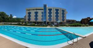 Bazén v ubytování Kona Hotel Verona by Kleos Group Collection nebo v jeho okolí