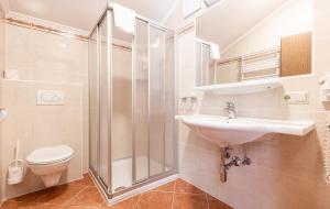 Hotel Gasthof Stenitzer的一间浴室
