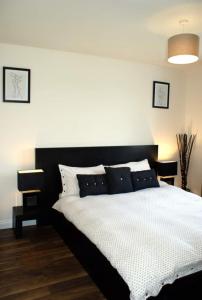 Postel nebo postele na pokoji v ubytování Cozy & Remote Hideaway Gintys Cottage