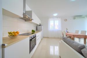 Photo de la galerie de l'établissement Apartment Anja, à Krk