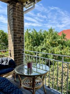 Un balcón o terraza en HEMMET Simrishamns vandrarhem och B&B