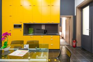 Kuchyň nebo kuchyňský kout v ubytování E14 Design Hostel