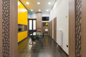 Kuchyň nebo kuchyňský kout v ubytování E14 Design Hostel