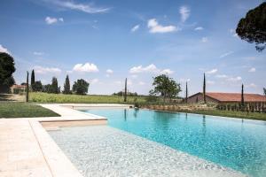 Bazén v ubytovaní Villa Svetoni Wine Resort alebo v jeho blízkosti