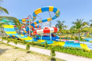 Bazén v ubytování Selectum Noa Resort Cam Ranh nebo v jeho okolí