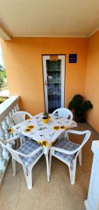 Balkón nebo terasa v ubytování Apartmani Bambolina i Zala