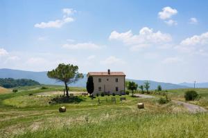 Photo de la galerie de l'établissement Sant'Ilaria - private 2 bdrs pool villa, à Villa Montesoli