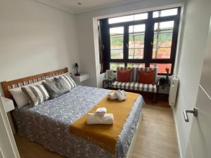 Postel nebo postele na pokoji v ubytování Bermeoko Etxie La casa de Bermeo EBI-795