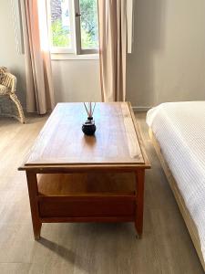Łóżko lub łóżka w pokoju w obiekcie Rania Apartments Sea View