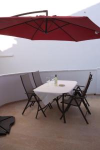 Zdjęcie z galerii obiektu Bajamar 13, vistas desde la azotea, wifi gratis w mieście Nerja