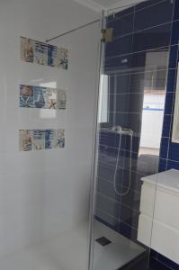 Vannituba majutusasutuses Moradia V2 nova e próximo da praia +16 fotot