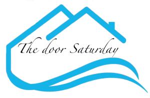 un logotipo para la puerta el sábado con una onda en The door saturday, en Nápoles