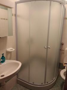 Et badeværelse på Luna Tsuki Nine + 17 billeder