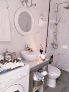 A bathroom at Angelina's cosy apartment in Corfu town