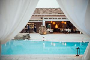 Bazén v ubytování Su Entu Sardinian Country Club nebo v jeho okolí