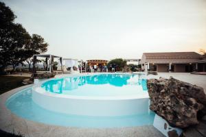 Bazén v ubytování Su Entu Sardinian Country Club nebo v jeho okolí