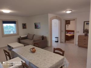 A bed or beds in a room at Apartments Marko Sutivan Insel Brać