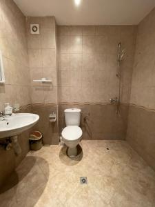 A bathroom at Apartments in Panorama Beach Vigo Nessebar