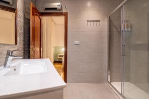Kúpeľňa v ubytovaní Palermo Beach by Beauty Rentals + 37 fotografií