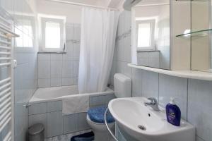 Koupelna v ubytování Apartmani Vera + 8 fotografií