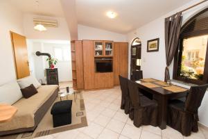Kuchyň nebo kuchyňský kout v ubytování Apartmani Vera