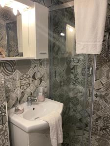 Koupelna v ubytování Studio Apartman Ikarka