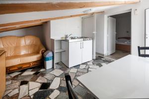 Kuchyňa alebo kuchynka v ubytovaní Apartments & Rooms Strčić Petra