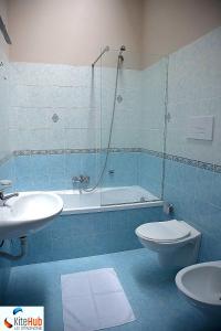 Et badeværelse på Kite Hub Lo Stagnone