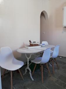 Kép Cycladic Villa La Paloma - Κυκλαδίτικο σπίτι δίπλα στον γιαλό szállásáról Mérihaszban a galériában Még 37 kép